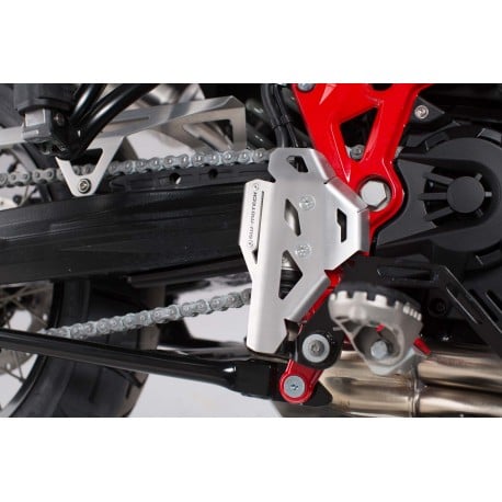 Protección Para Bomba De Freno Sw-motech Husqvarna Tr 650 Strada (2012-2015) Color Plata