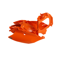 Painéis laterais com tampa de filtro de ar ventilada UFO KTM SX 125/250/300 (2023-2026) cor preta.