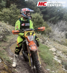 Carlos Quevedo (@endurotraining) y MotocrossCenter (@motocrosscenter.com)